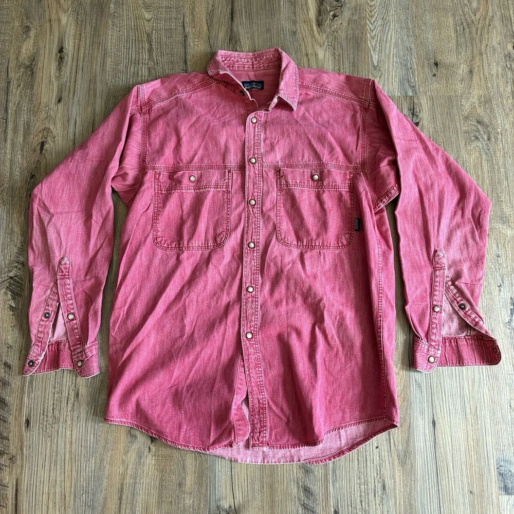 Patagonia 2004 Men's Solid Woven Button-Up Shirt Red Long Sleeve L Pockets W700S